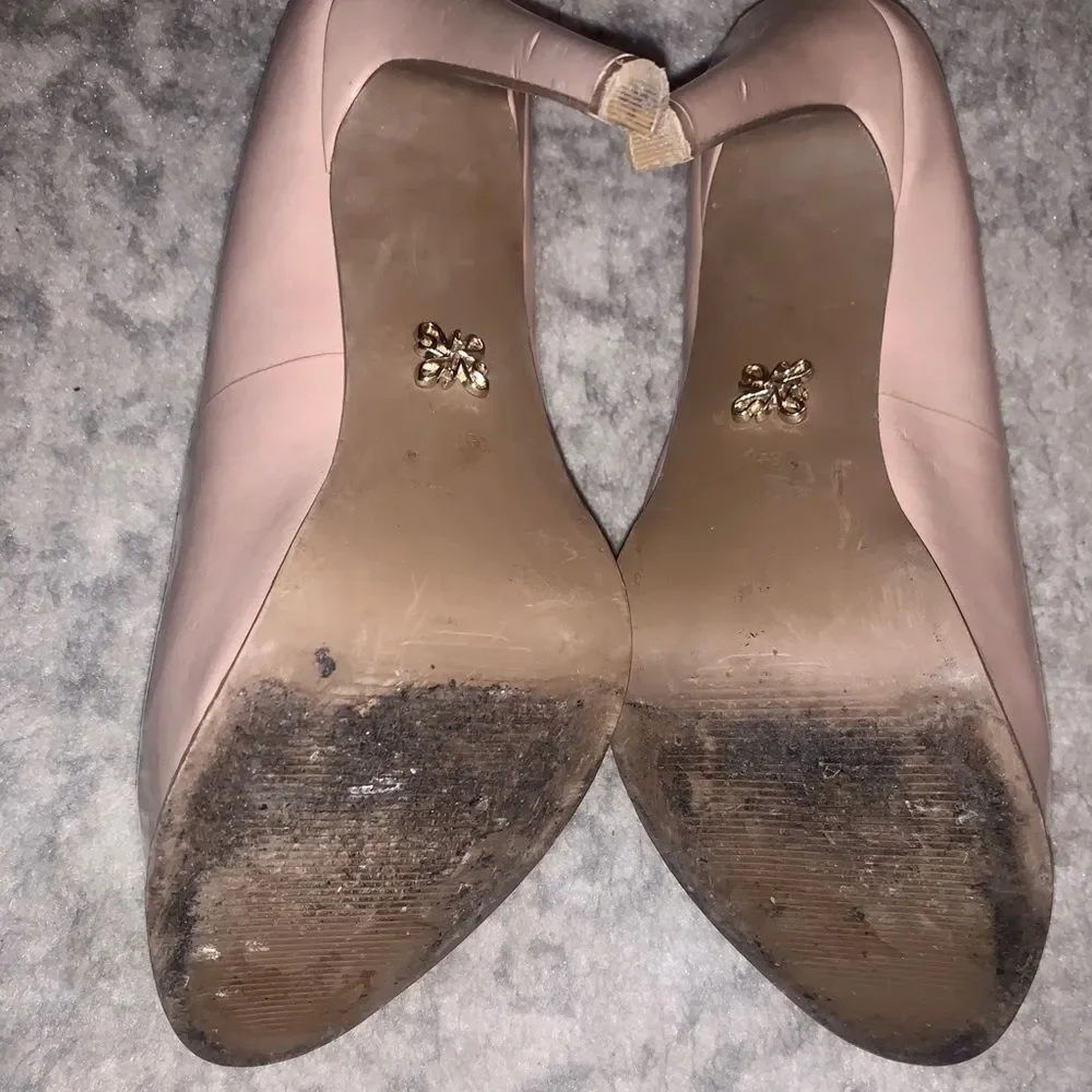Simply Vera Nude Patent Leather Platform Pumps